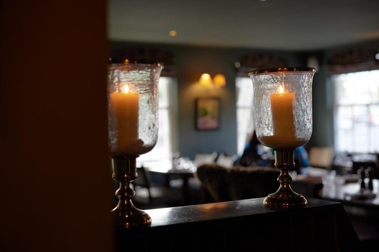 The Pembroke Arms Hotel Wilton  Buitenkant foto