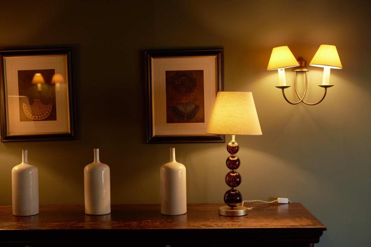 The Pembroke Arms Hotel Wilton  Buitenkant foto